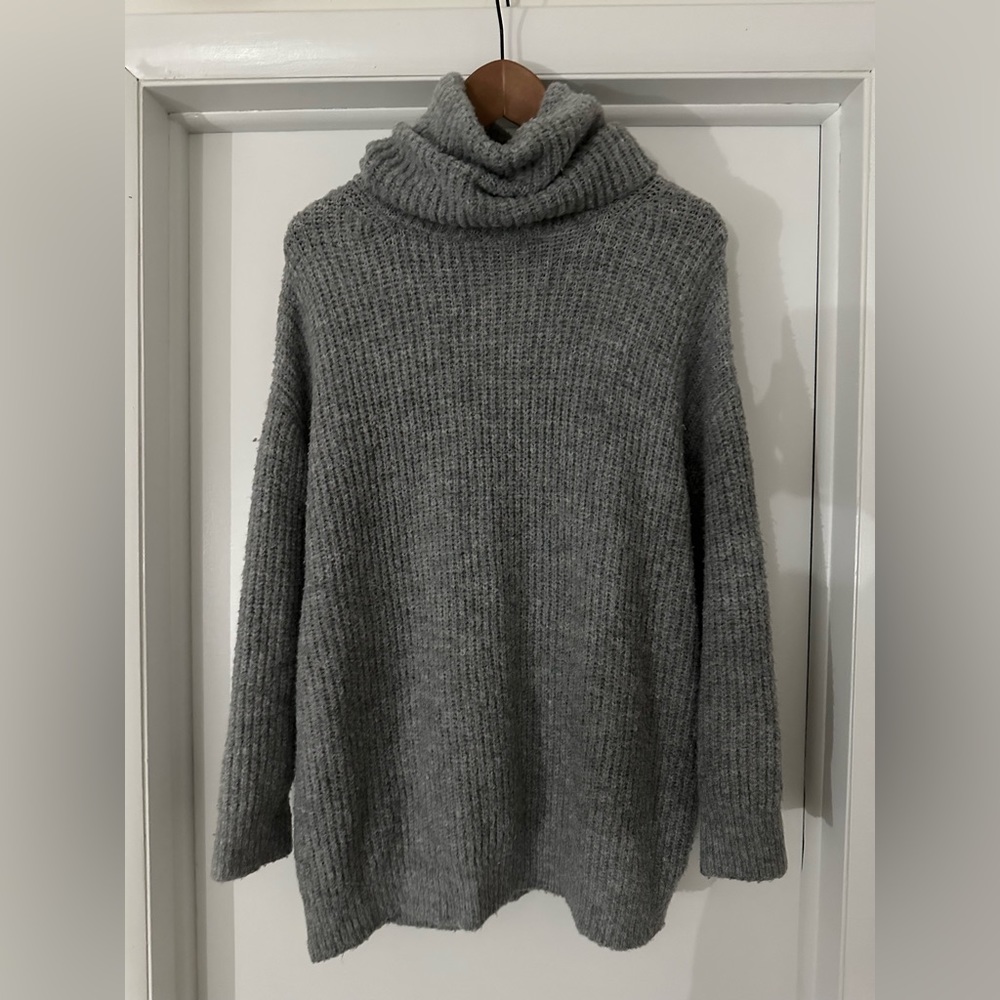 Lulus Grey Knit Oversized sweater with turtle neck